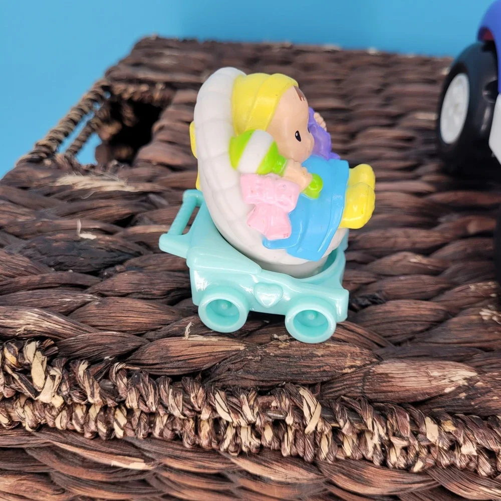 Vintage Fisher Price Little People SUV Vehicle Kids Toy Mom Baby stoller Set kid